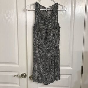 💚 B4 BCBGENERATION black & white 100%rayon short romper